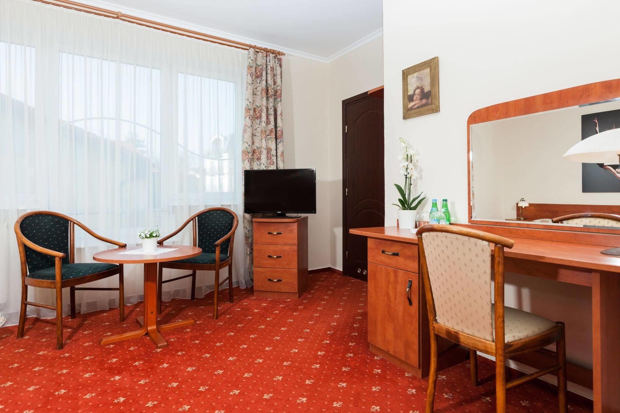 Marina Aparthotel 3*