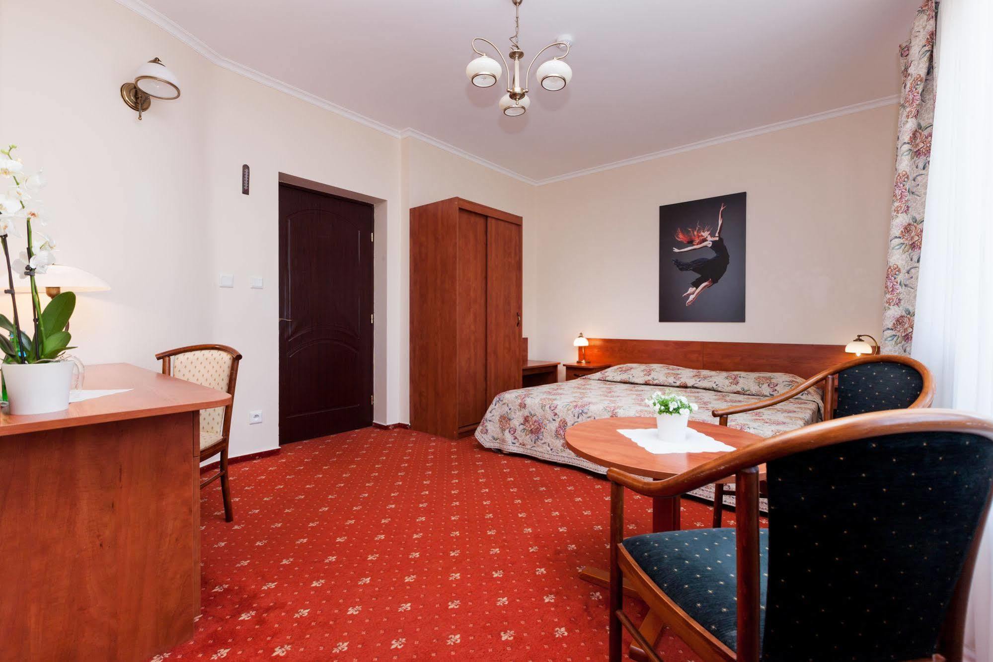 Aparthotel Marina 3*